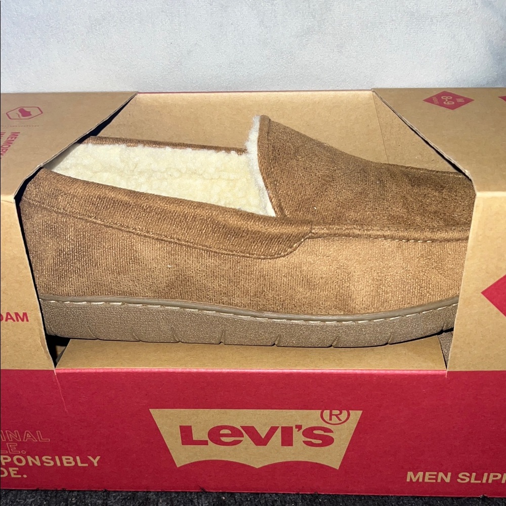 Levi's Brown Men's Memory Foam Slip-On Loafer Style House Slipper size 8/9 NIB